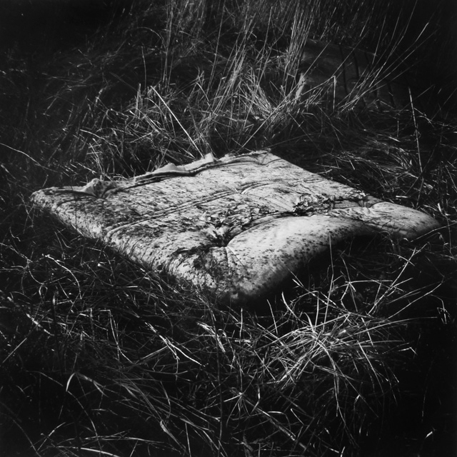 Matratzen 22, 2014 / silver gelatin print / ca. 25 x 25 cm (30,5 x 40,6 cm)